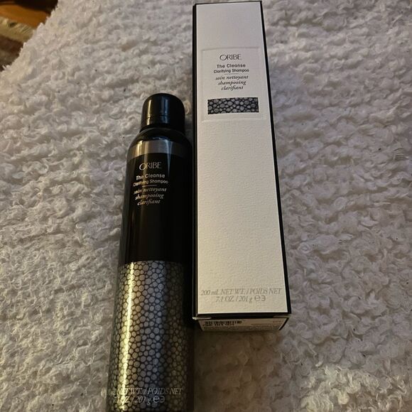 Oribe Gloss Shampoo in Black and Silver - Picture 3 of 3